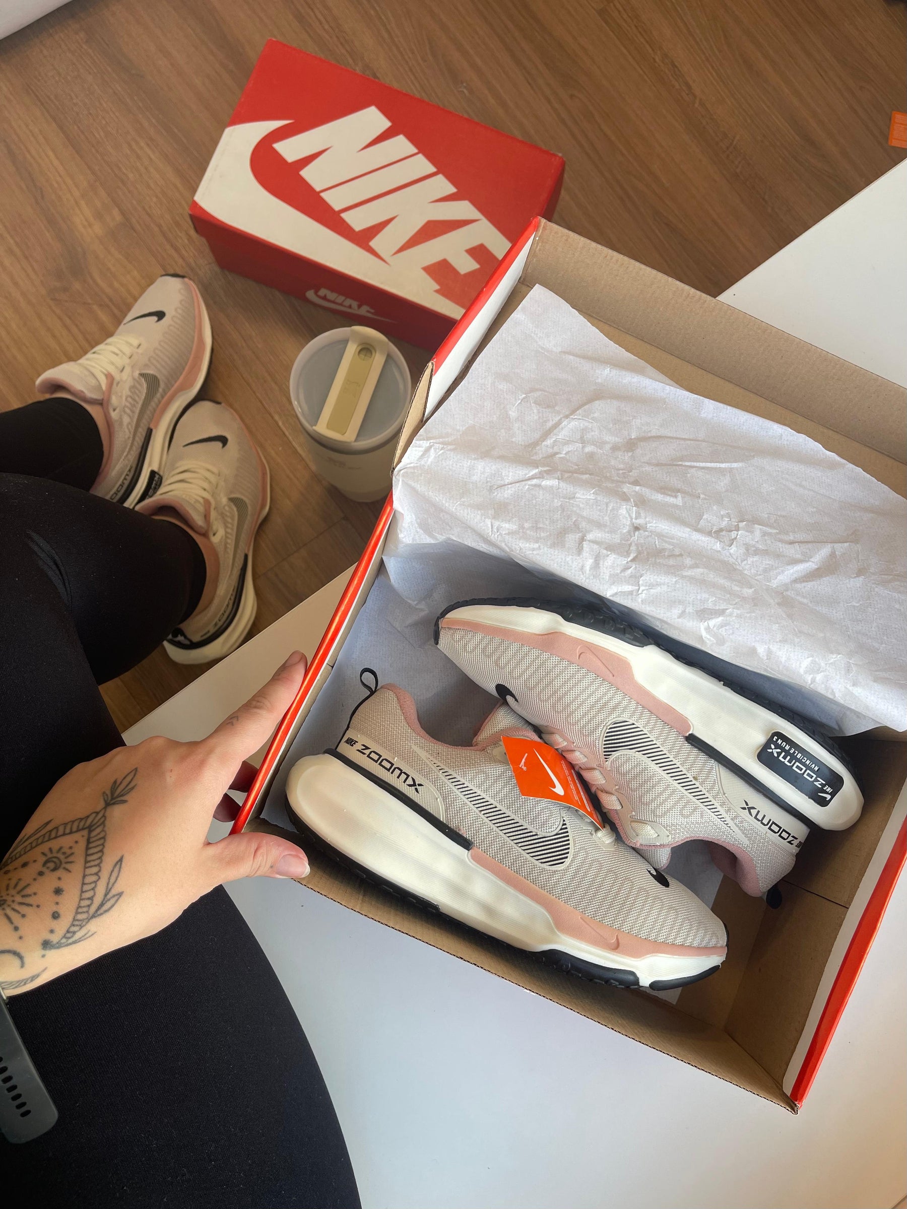 Tênis Feminino Zoomx 04 (2 Pares Cadarços)